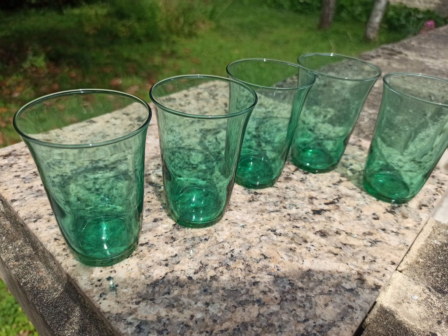 Lot de 5 verres verts anciens – Verres à huile ou Lesieur – Collection ou usage déco