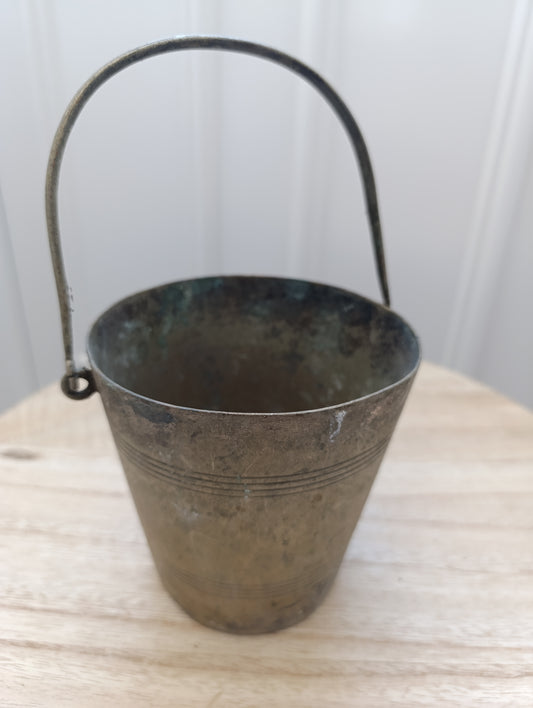 Petit seau ancien en métal argenté – patine d’origine – déco vintage