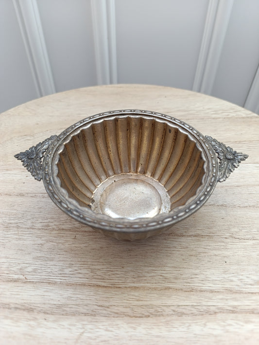 🏺 Coupelle décorative vintage à anses florales – 137g