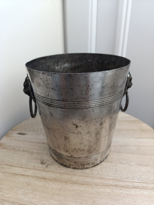 Seau ancien en métal argenté avec têtes de lion – 1,4 kg