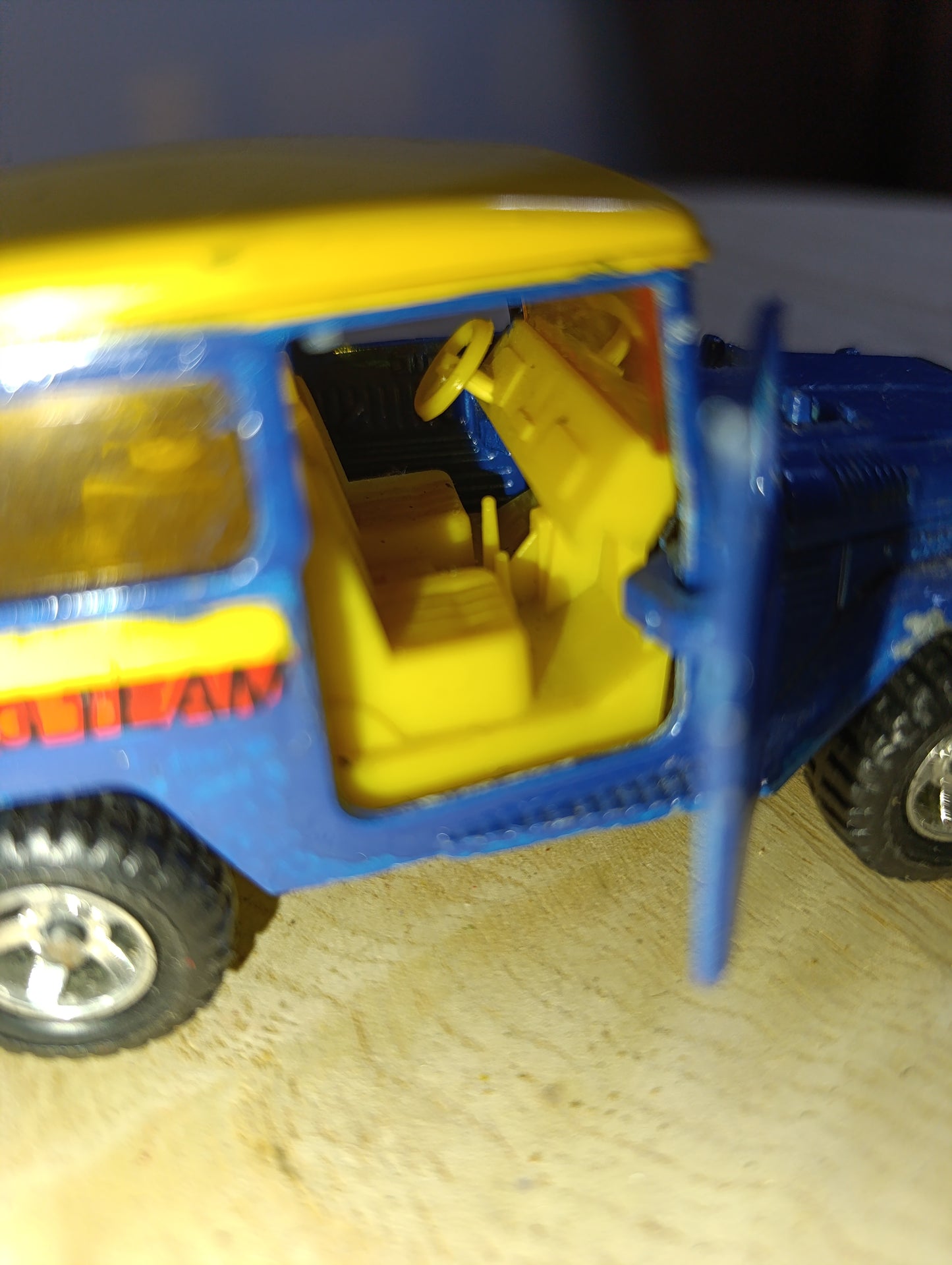 🚙 Majorette Toyota Land Cruiser Racing Team – 1/43