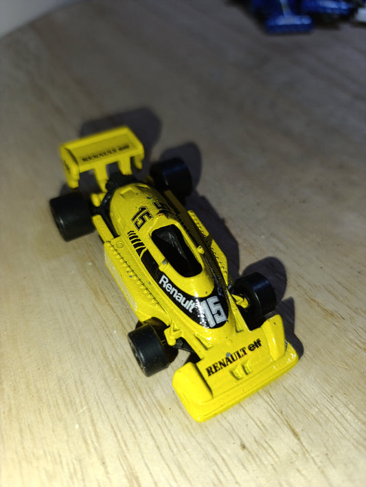Majorette Elf‑Renault F1 R40 « Prost 83 » – formule 1 vintage 1/55 en plastique