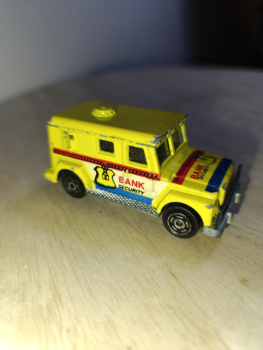 Fourgon de sécurité "Bank Security" jaune – Majorette vintage made in France