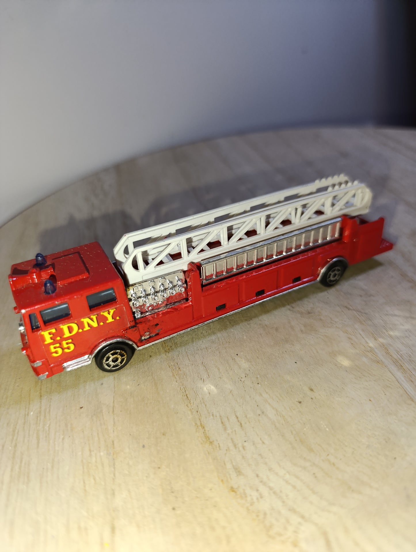 Camion de pompier FDNY 55 - Majorette - Grande échelle