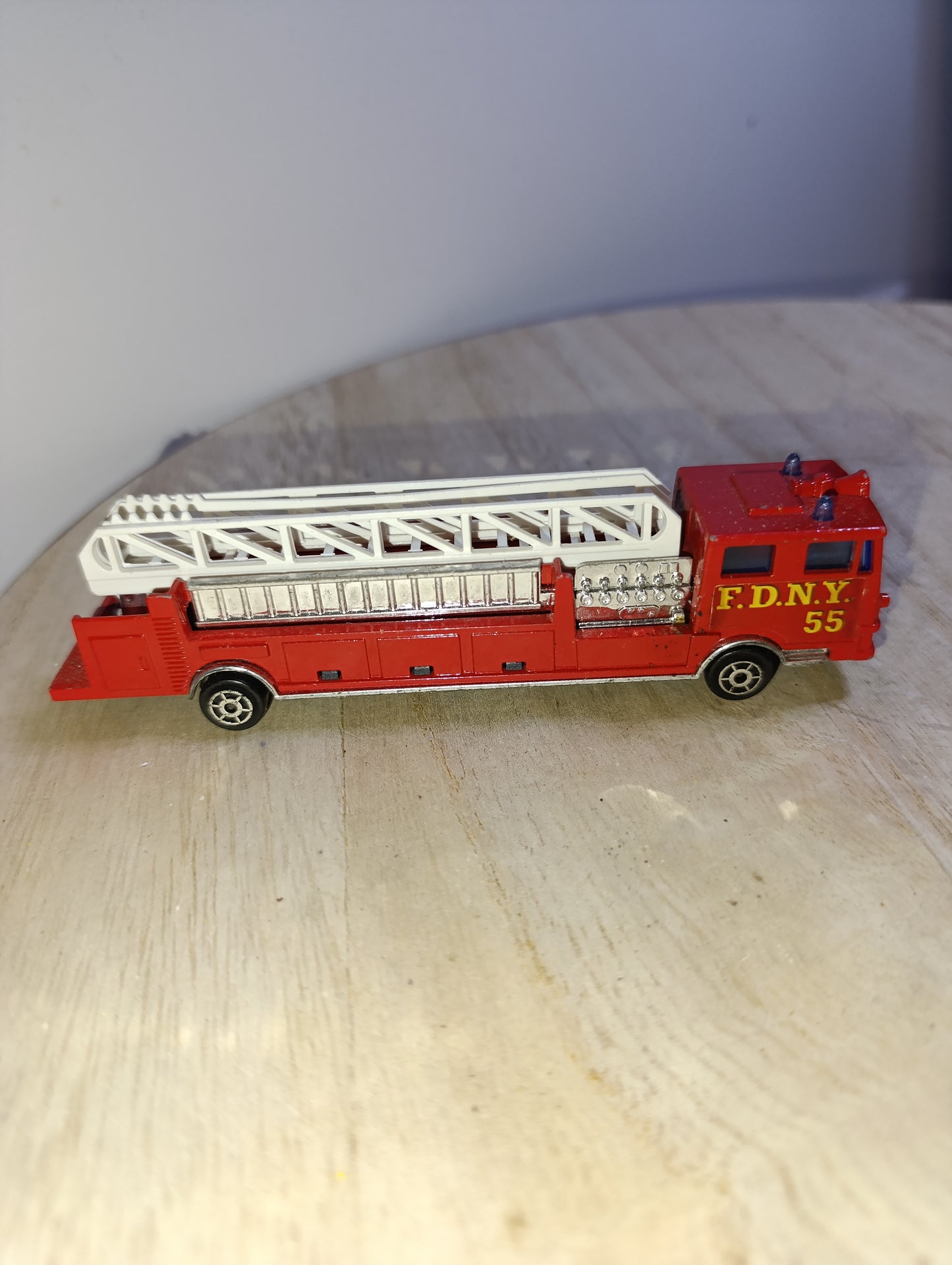 Camion de pompier FDNY 55 - Majorette - Grande échelle