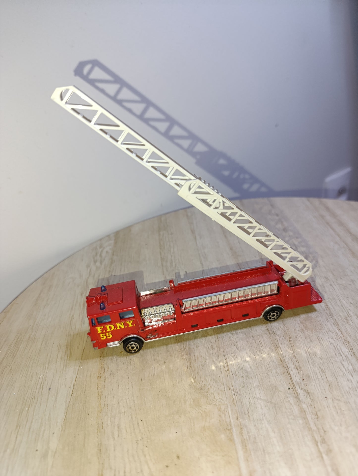 Camion de pompier FDNY 55 - Majorette - Grande échelle