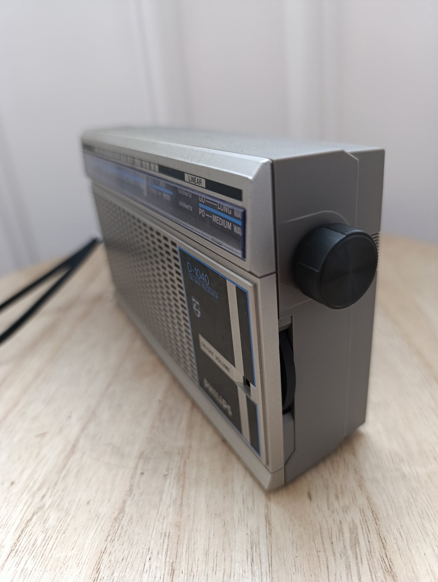 Radio vintage Philips D-1040 avec boîte et écouteur – 1980s