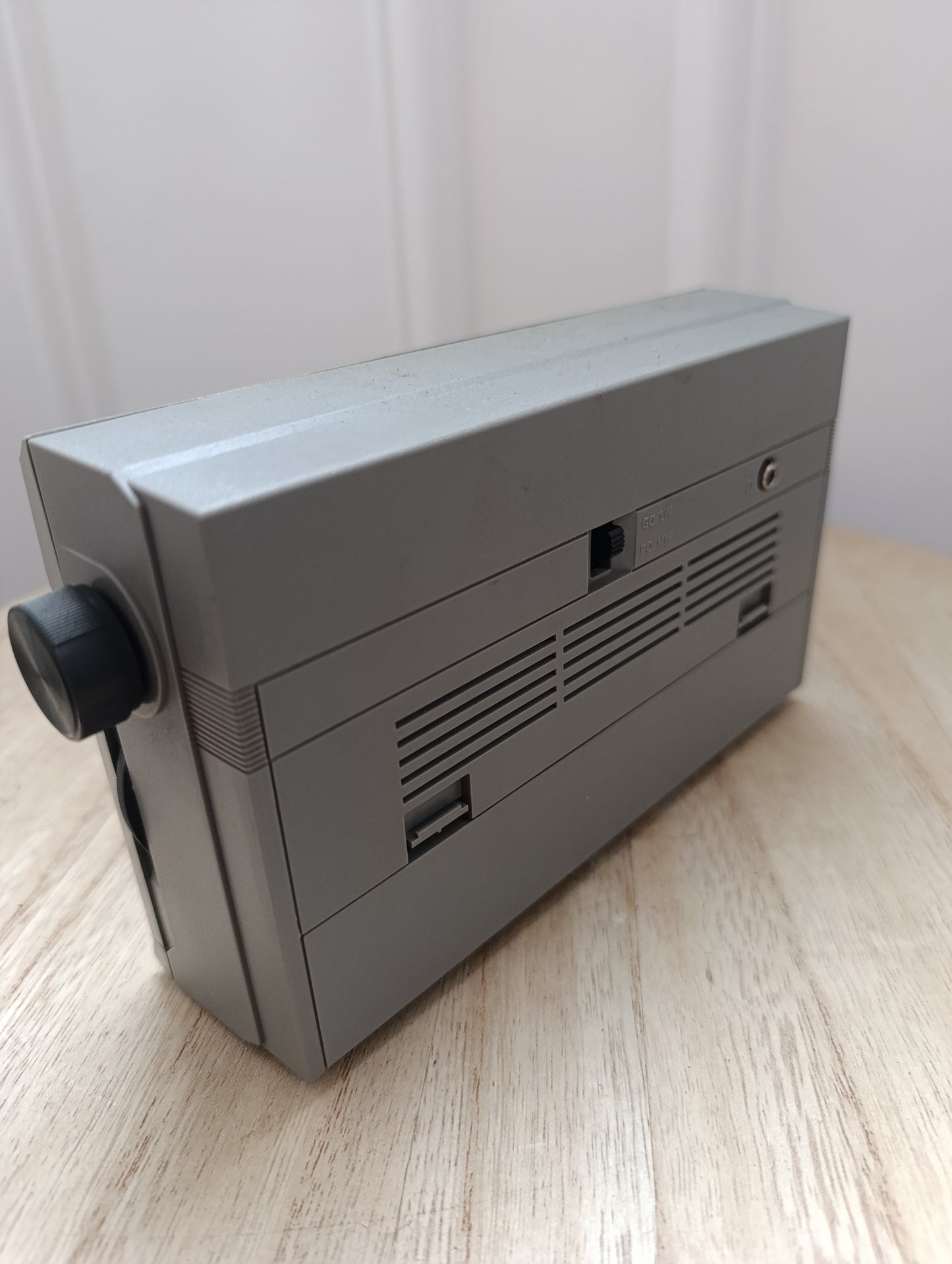Radio vintage Philips D-1040 avec boîte et écouteur – 1980s