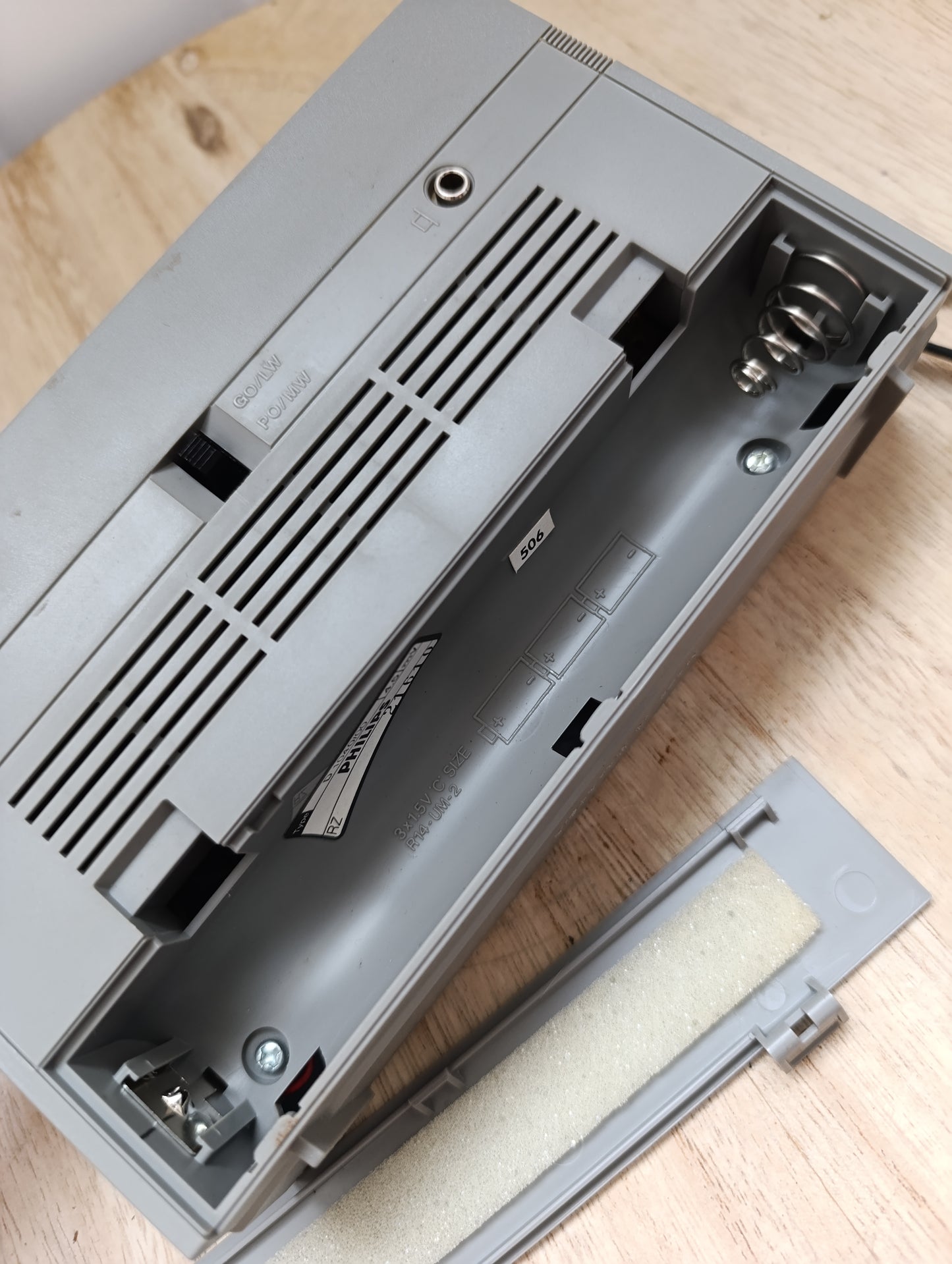 Radio vintage Philips D-1040 avec boîte et écouteur – 1980s