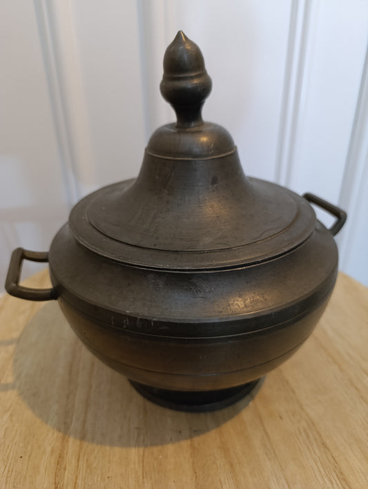Ancienne soupière en étain avec couvercle – 1,8 kg