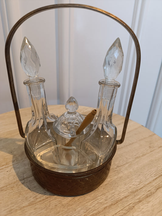 Huilier vinaigrier ancien en verre avec monture métal doré