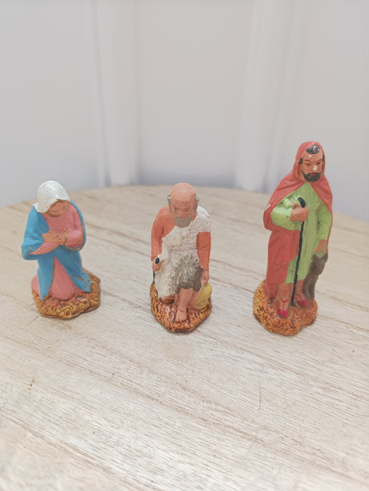 Lot de 3 santons anciens – plâtre peint à la main – 7 à 9 cm