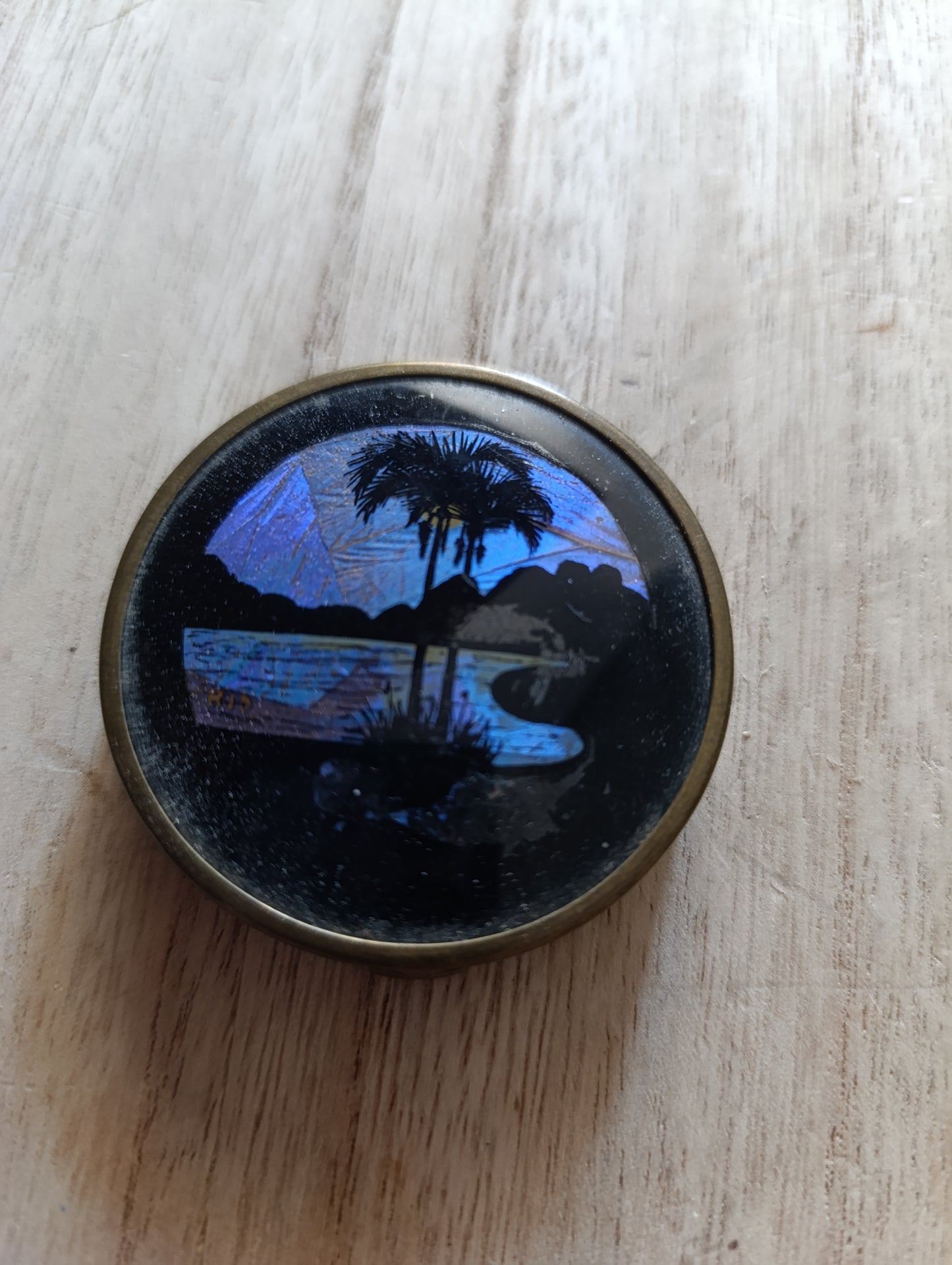Boîte à poudre ancienne – décor paysage nacré – 5 cm