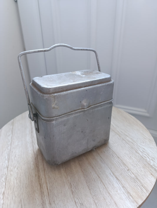 Gamelle militaire en aluminium – modèle ancien pliable