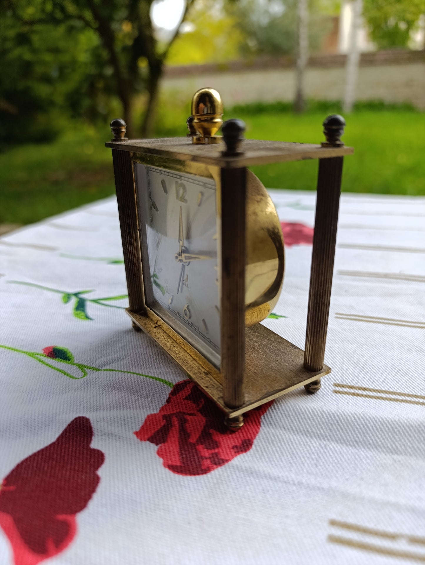 Réveil ancien JAZ en laiton doré, fabrication française.