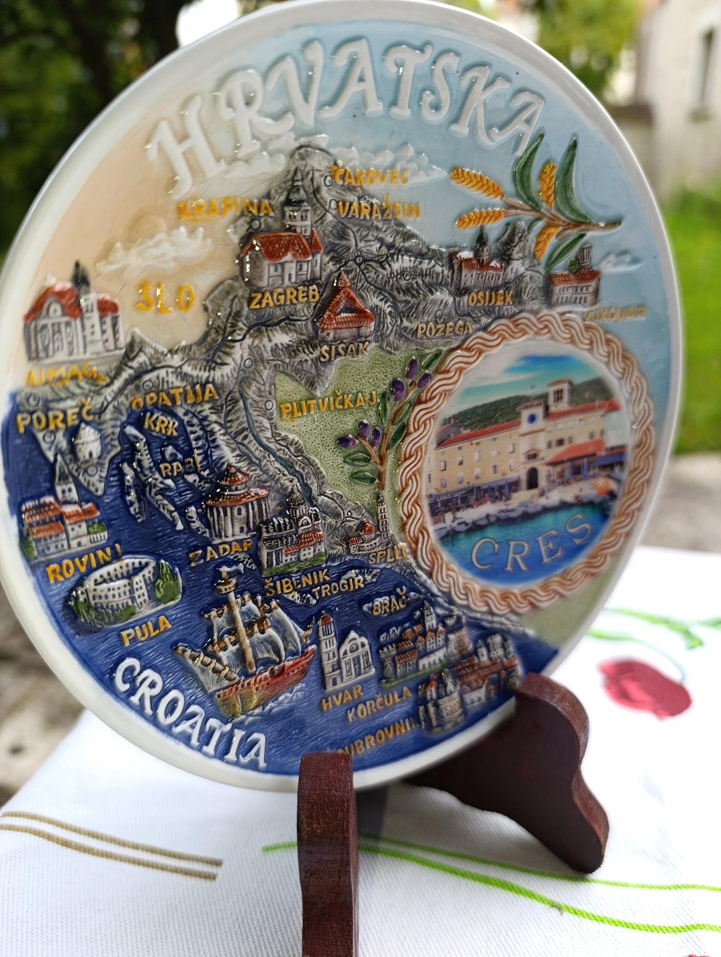 Assiette souvenir Croatie – Relief 3D carte et monuments