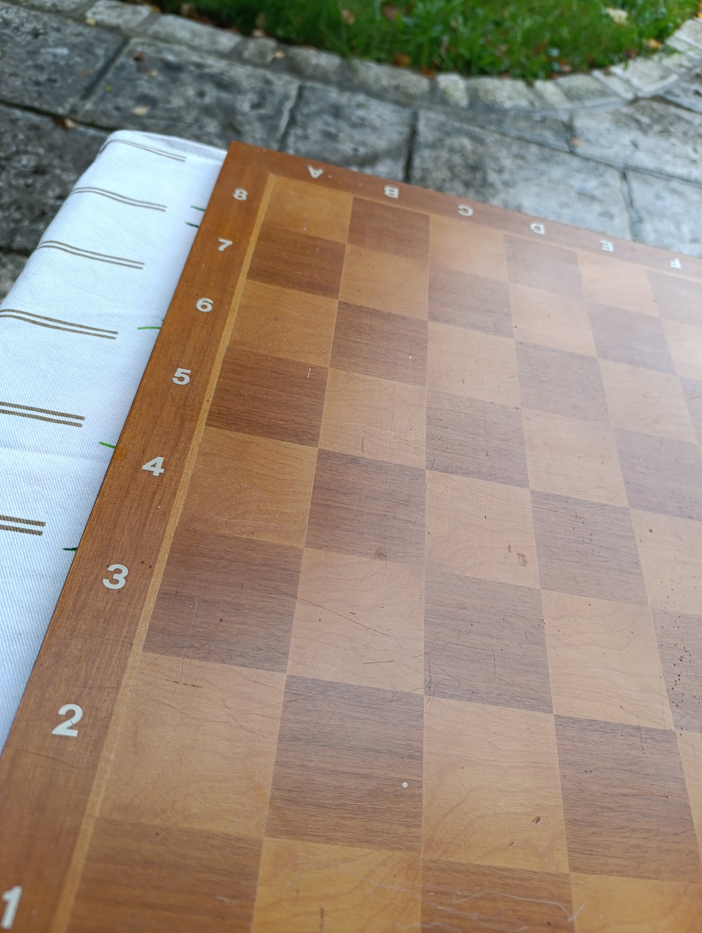 Grand échiquier en bois 45 cm – vintage