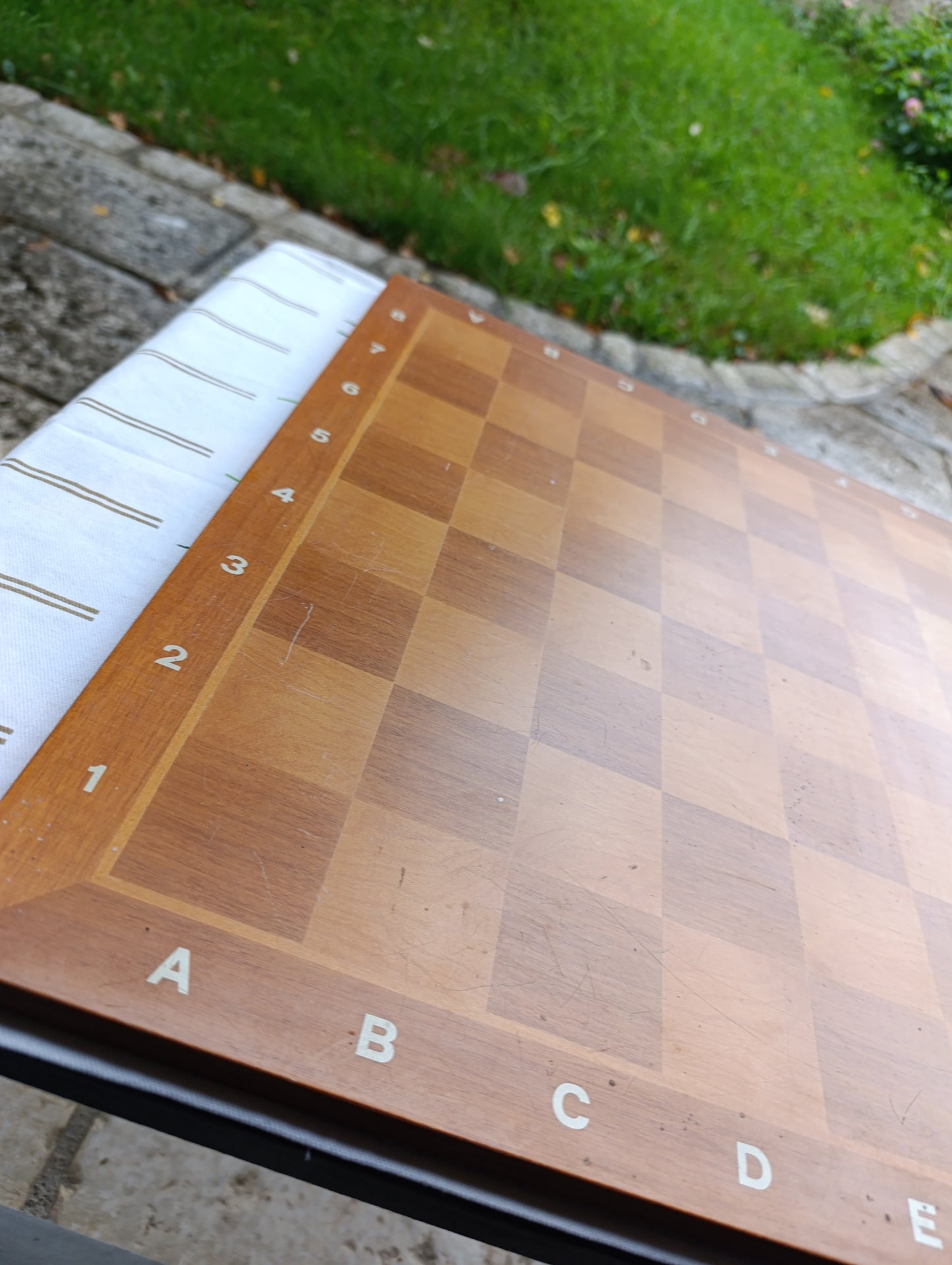 Grand échiquier en bois 45 cm – vintage