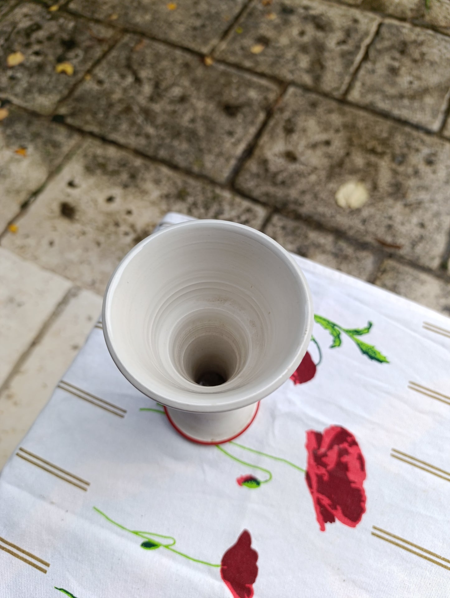 Vase vintage en faïence blanche et orange – 18 cm