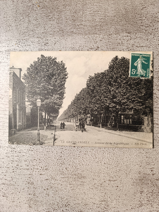 Le Grand-Andely – Avenue de la République – carte postale ancienne ND