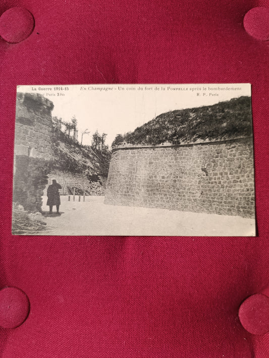 En Champagne – Fort de la Pompelle après bombardement (1914)