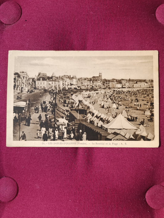 Les Sables-d’Olonne (Vendée) – Le Remblai et la Plage