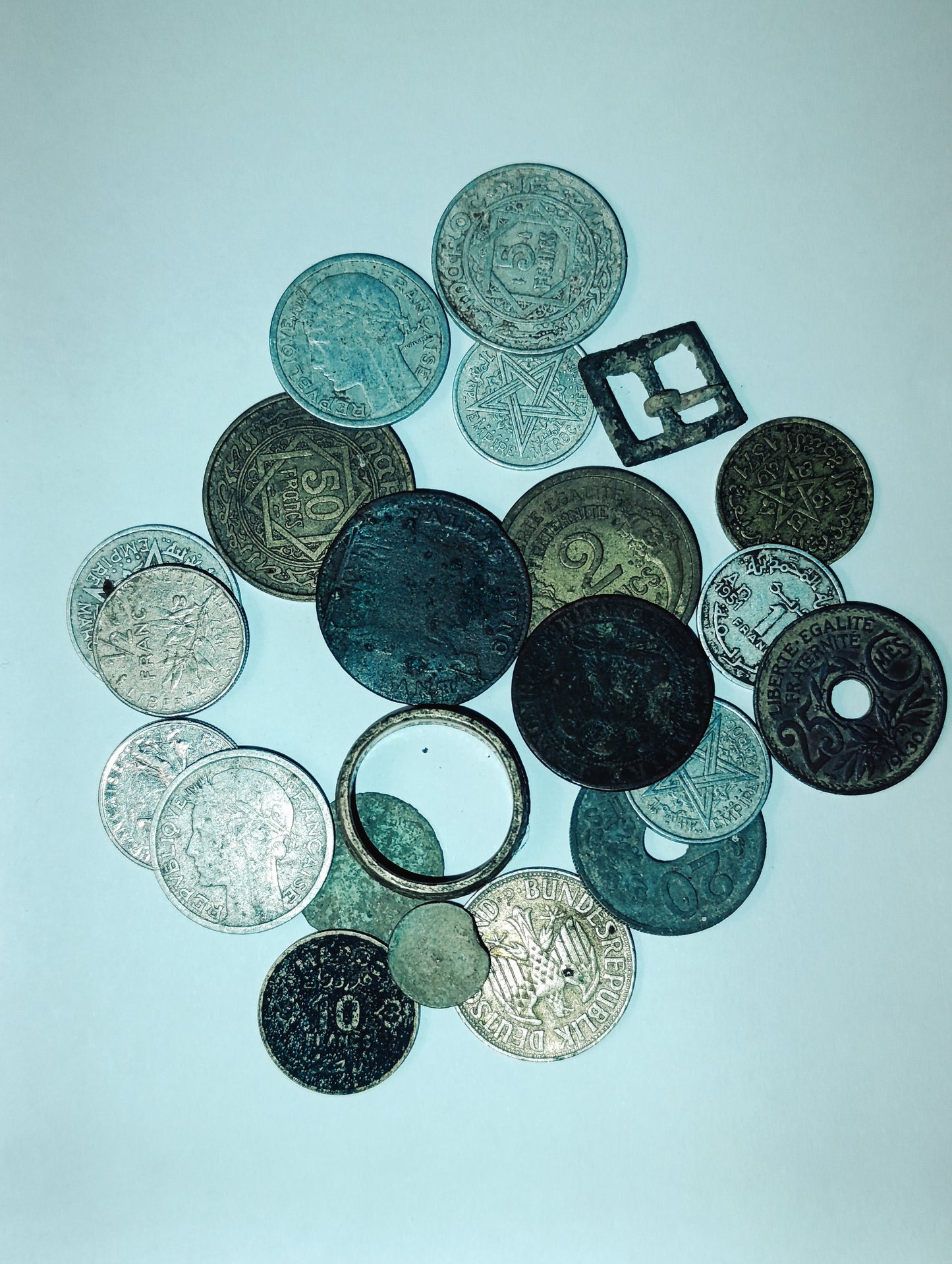 Lot de monnaies anciennes trouvées dans un tiroir – état oxydé