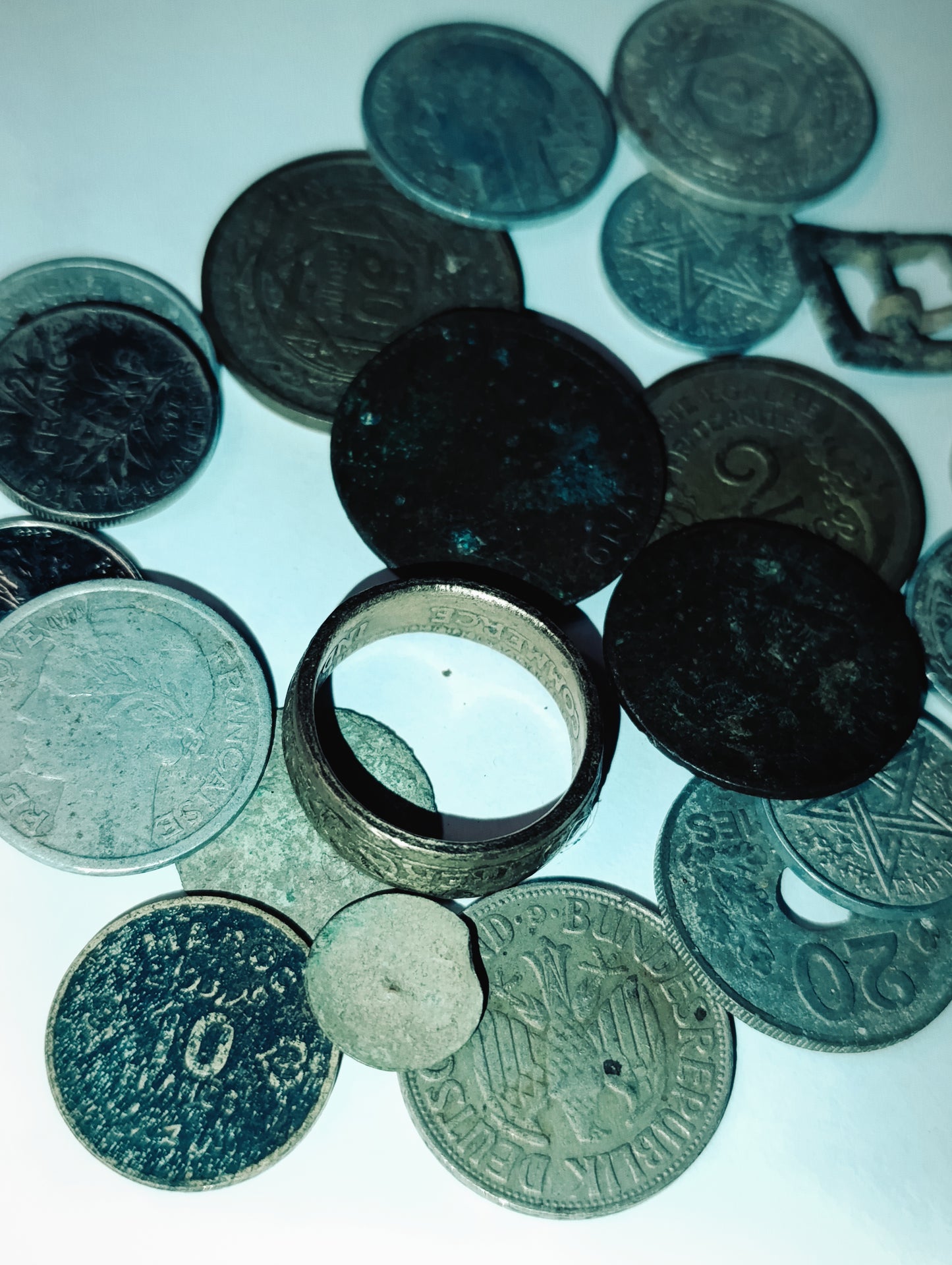 Lot de monnaies anciennes trouvées dans un tiroir – état oxydé