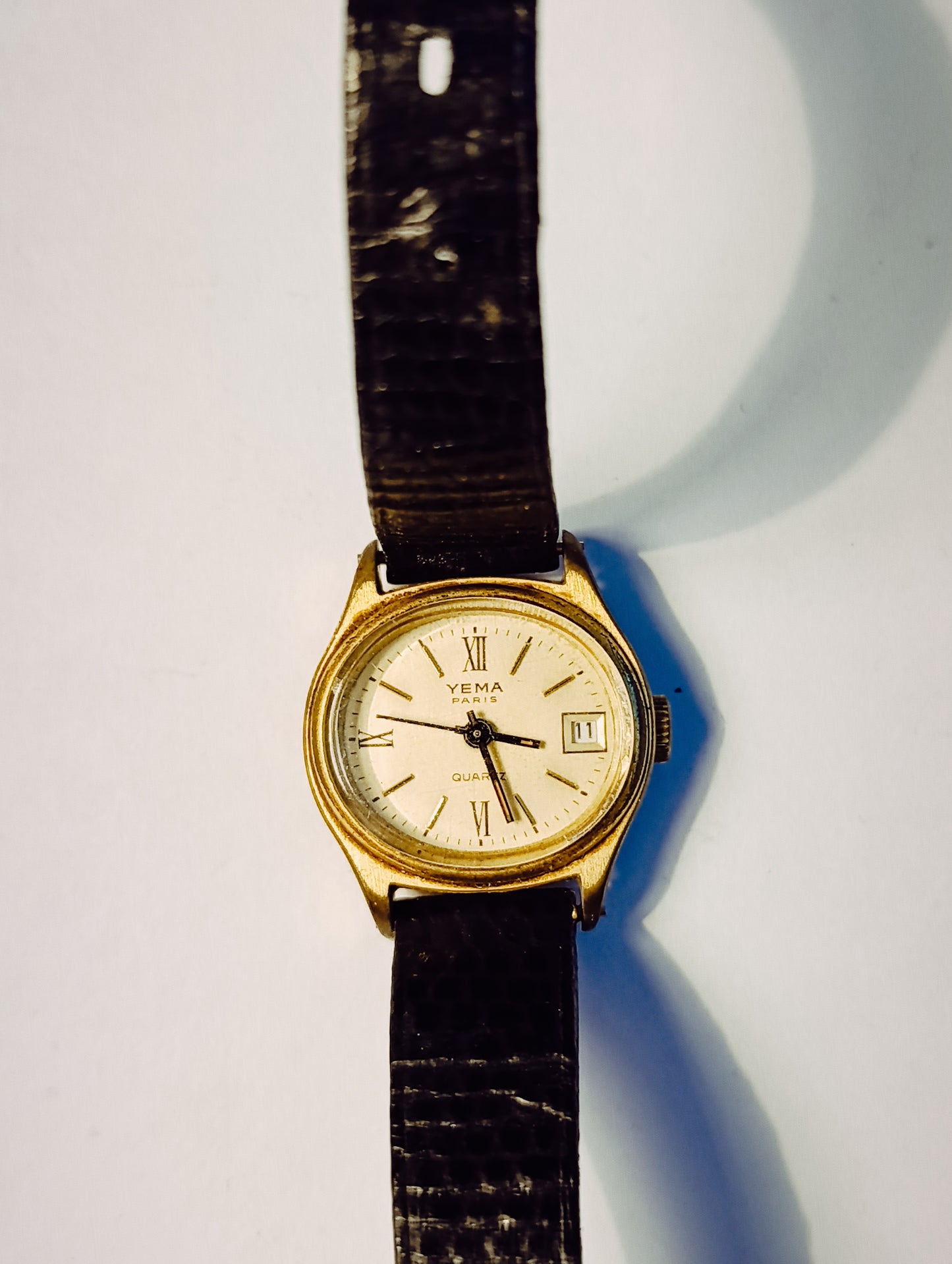 Montre Yema Paris quartz vintage dorée
