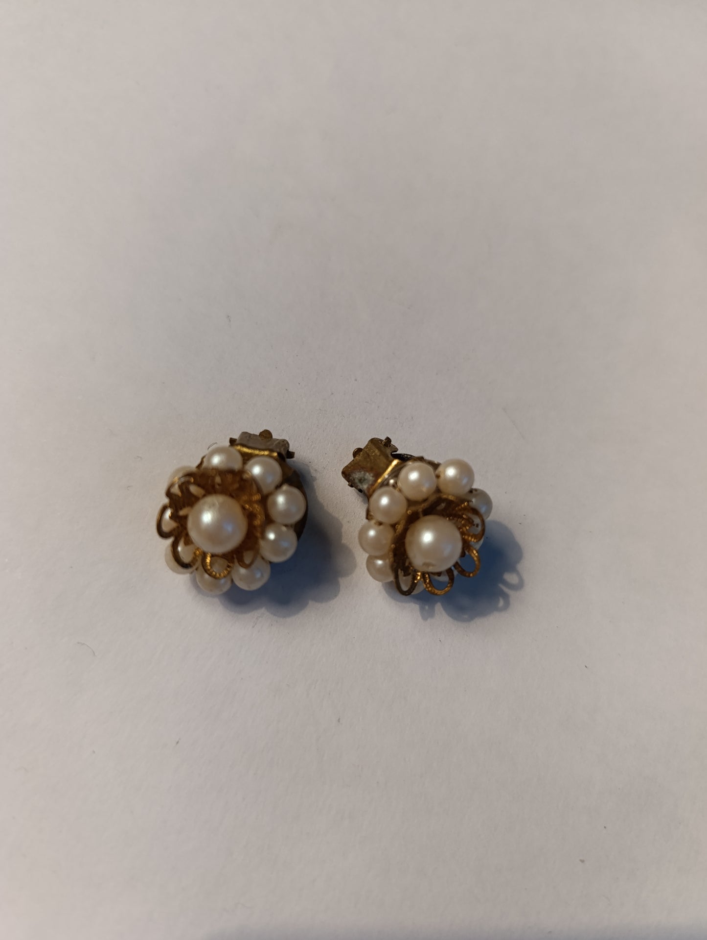 Boucles d’oreilles fantaisie vintage à perles blanches dorées clips