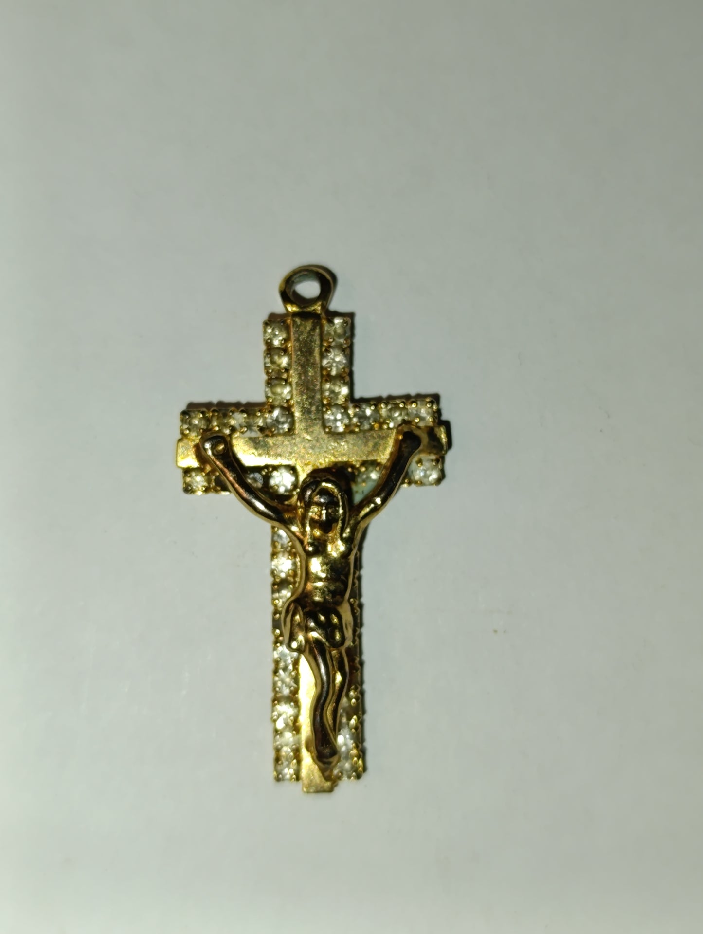 Croix crucifix vintage métal doré strass bijou religieux ancien