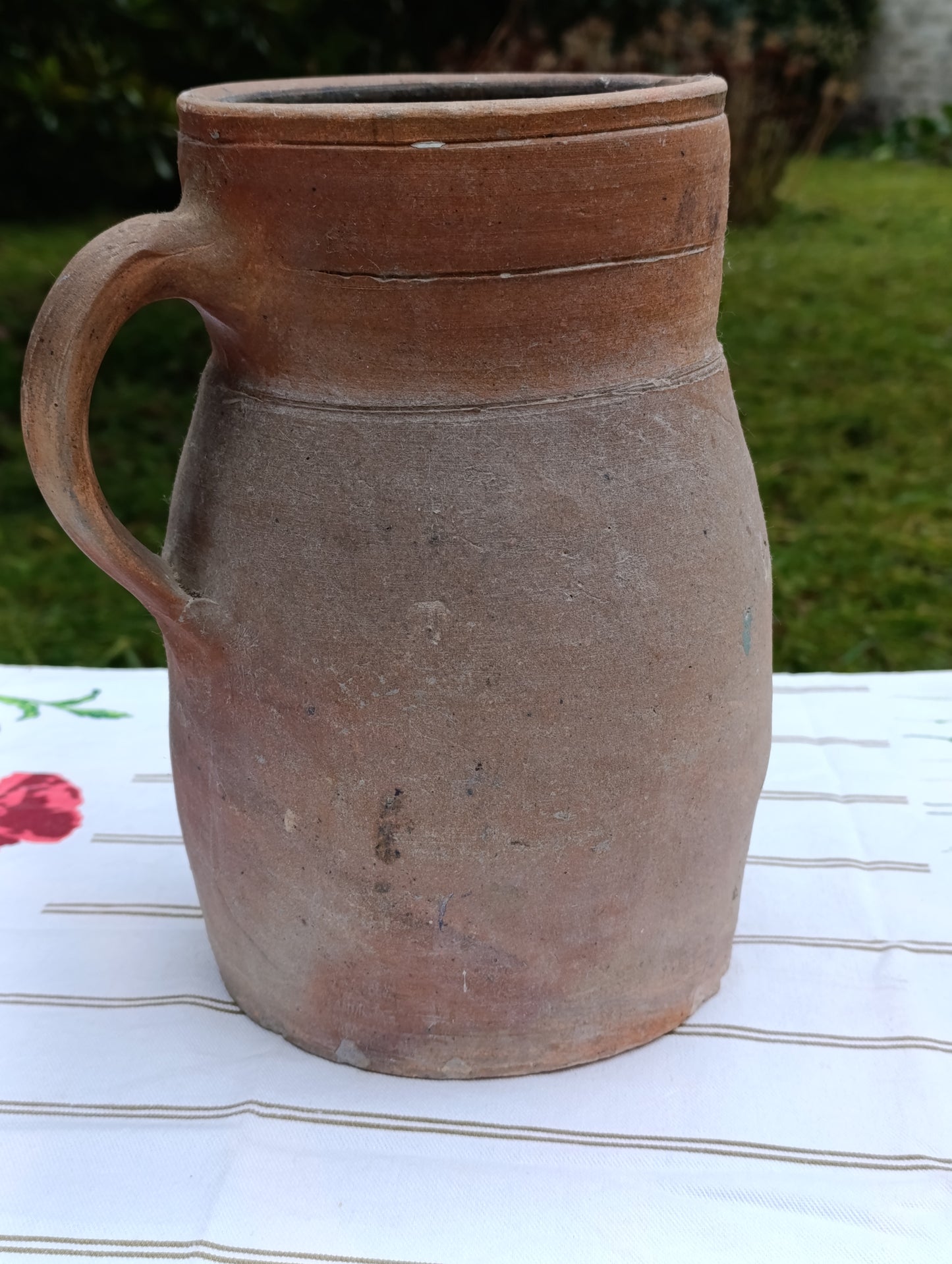 Pichet ancien en terre cuite rustique – 2,5 kg – Objet utilitaire et décoratif