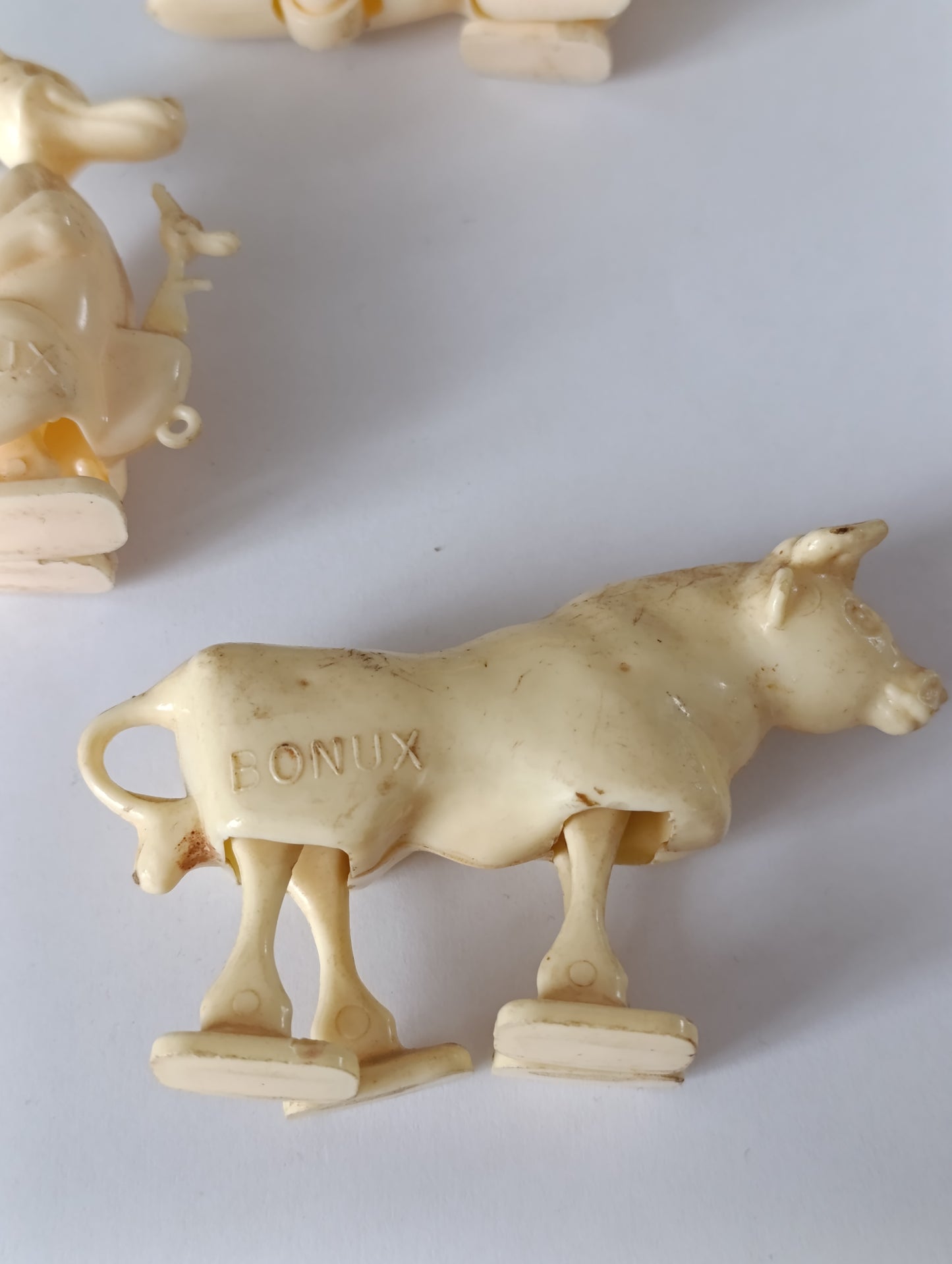 Lot 3 figurines publicitaires anciennes BONUX kangourous et vache plastique 7 cm