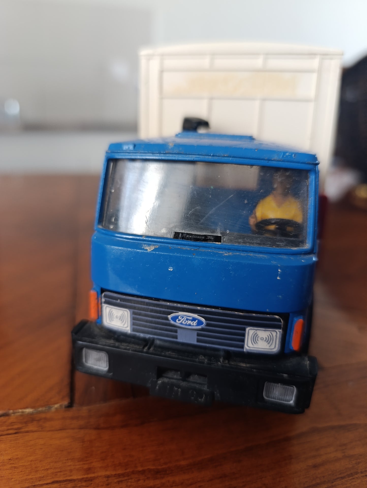 Camion bétaillère miniature transport de bétail