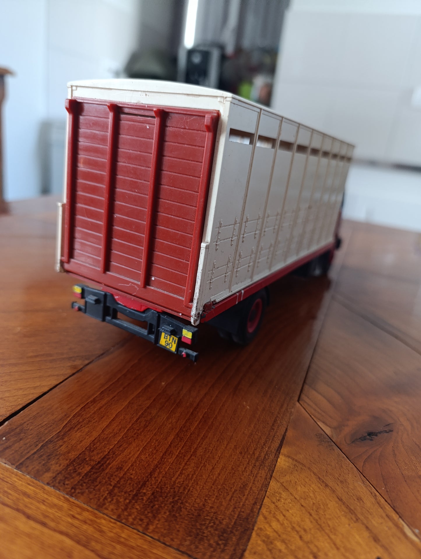 Camion bétaillère miniature transport de bétail