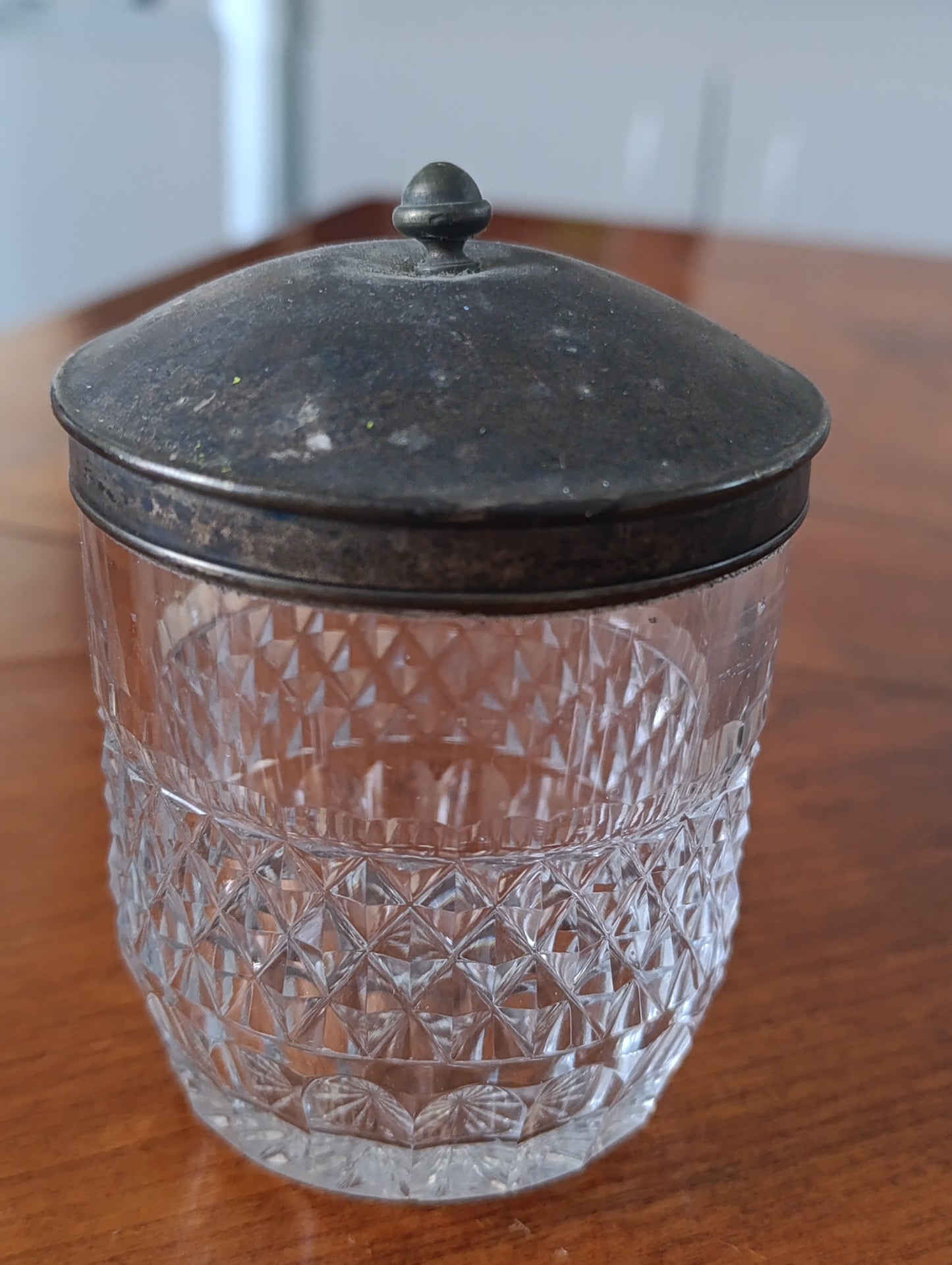 Pot à couvercle ancien en cristal taillé et argent massif poinçon coq (1798–1809)