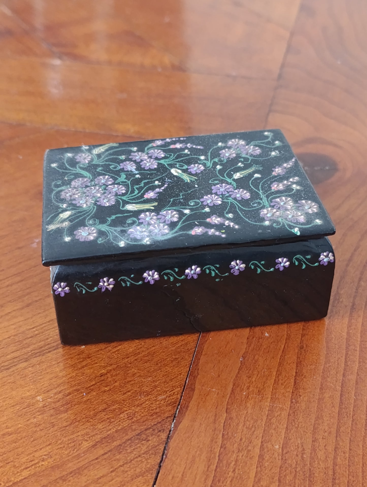 Petite boîte ancienne en bois laqué décorée peinte à la main – Motif floral – Années 50/60