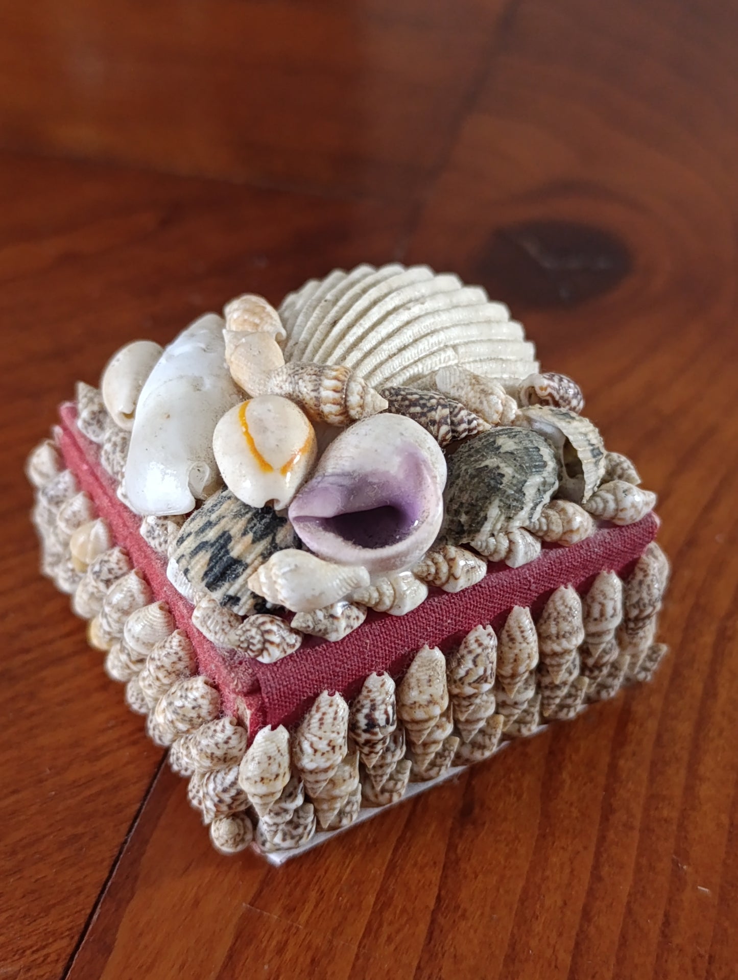 Petite boîte décorative ancienne recouverte de coquillages – Boîte souvenir bord de mer – Années 60/70