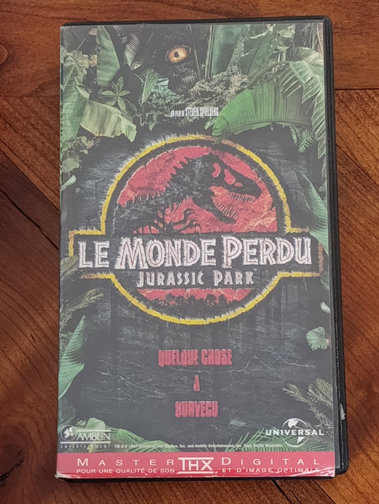 Cassette VHS Le Monde Perdu Jurassic ParkSuite du célèbre Jurassic Park produite par Steven Spielberg.