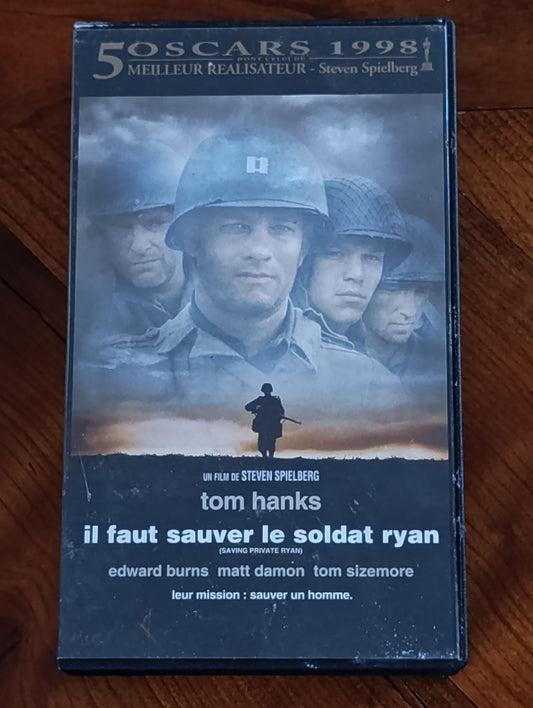 Cassette VHS Il faut sauver le soldat Ryan film guerre Steven Spielberg Tom Hanks