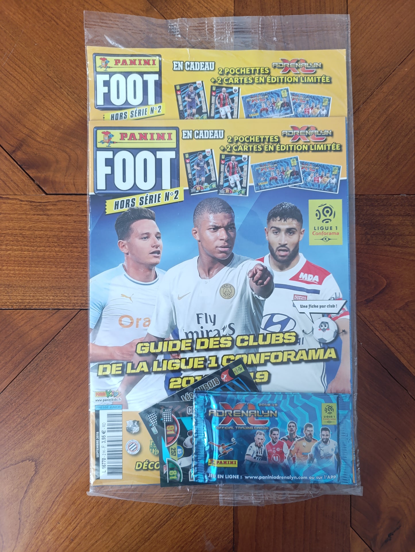 Lot de 4 magazines Panini Foot 2018-2019 sous blister avec pochettes Adrenalyn XL