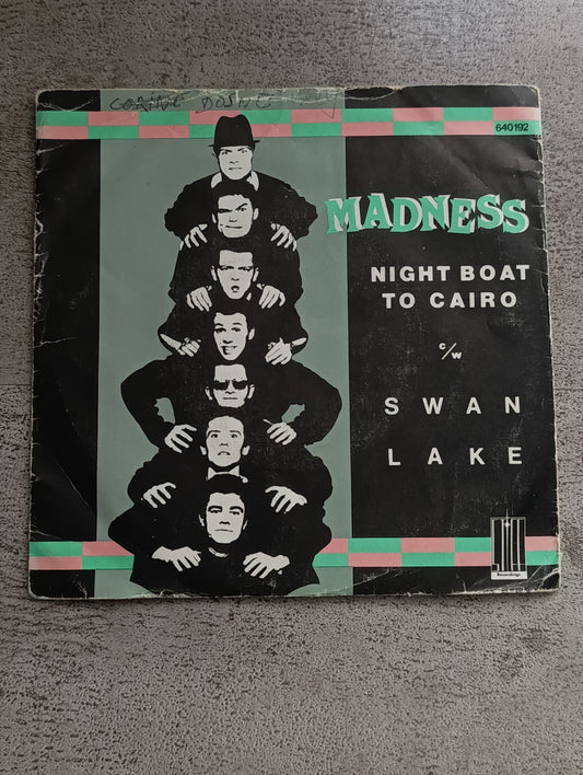 Vinyle 45T Madness – Night Boat to Cairo / Swan Lake (édition originale)