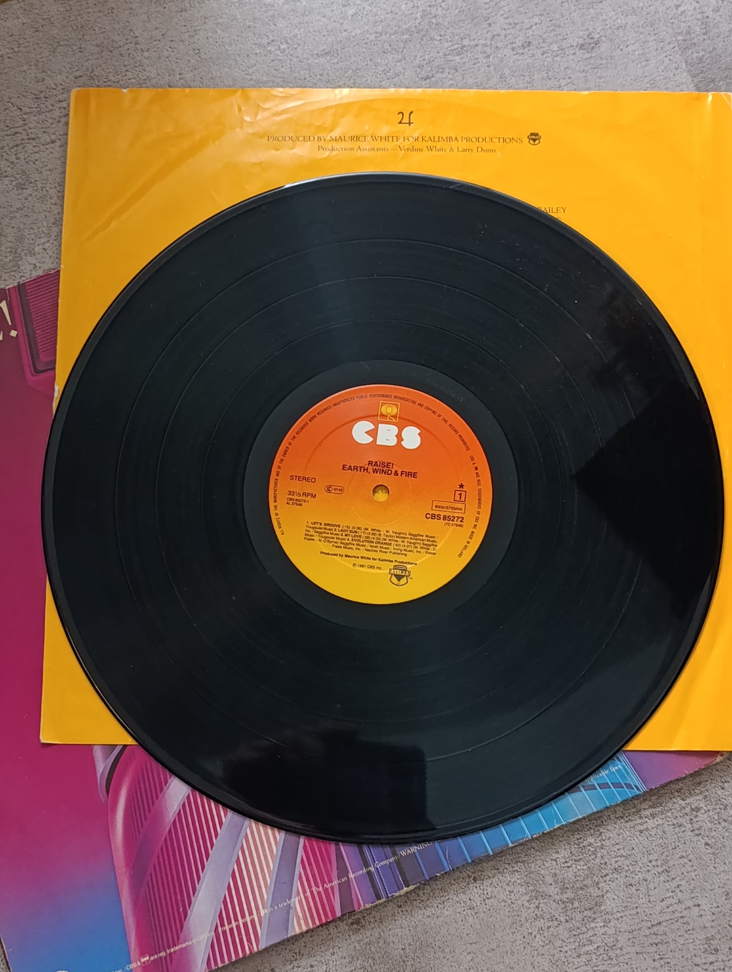 Vinyle 33T Earth, Wind & Fire – Raise! (inclut Let’s Groove)