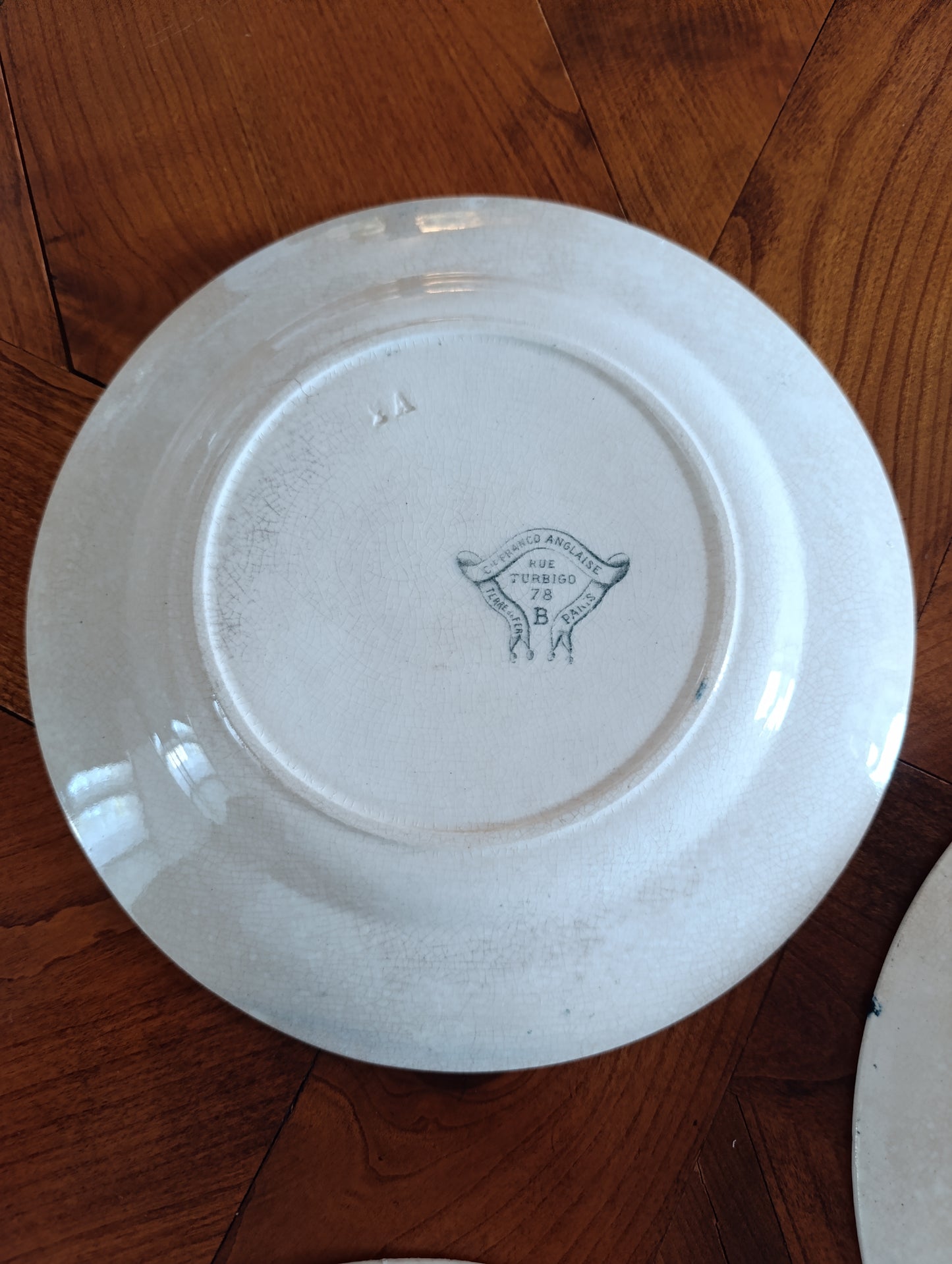 Lot de 3 assiettes anciennes Terre de Fer V. Sordoillet décor bleu floral – faïence XIXe
