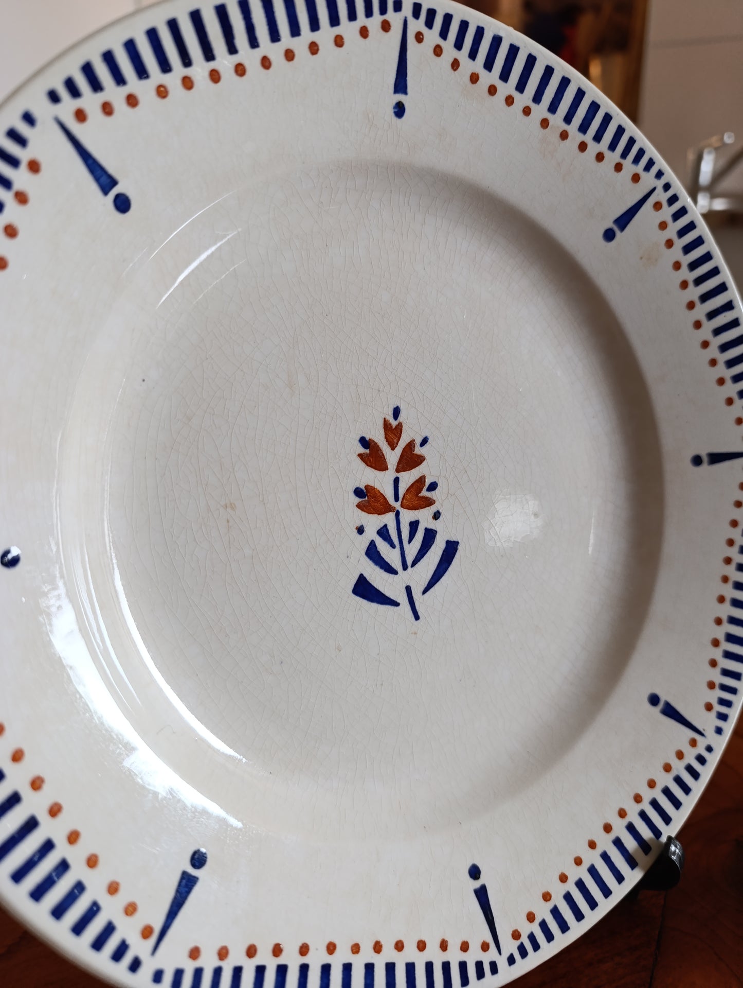 Assiette ancienne Gien Hossegor faïence française décor Art Déco bleu et orange – 23 cm