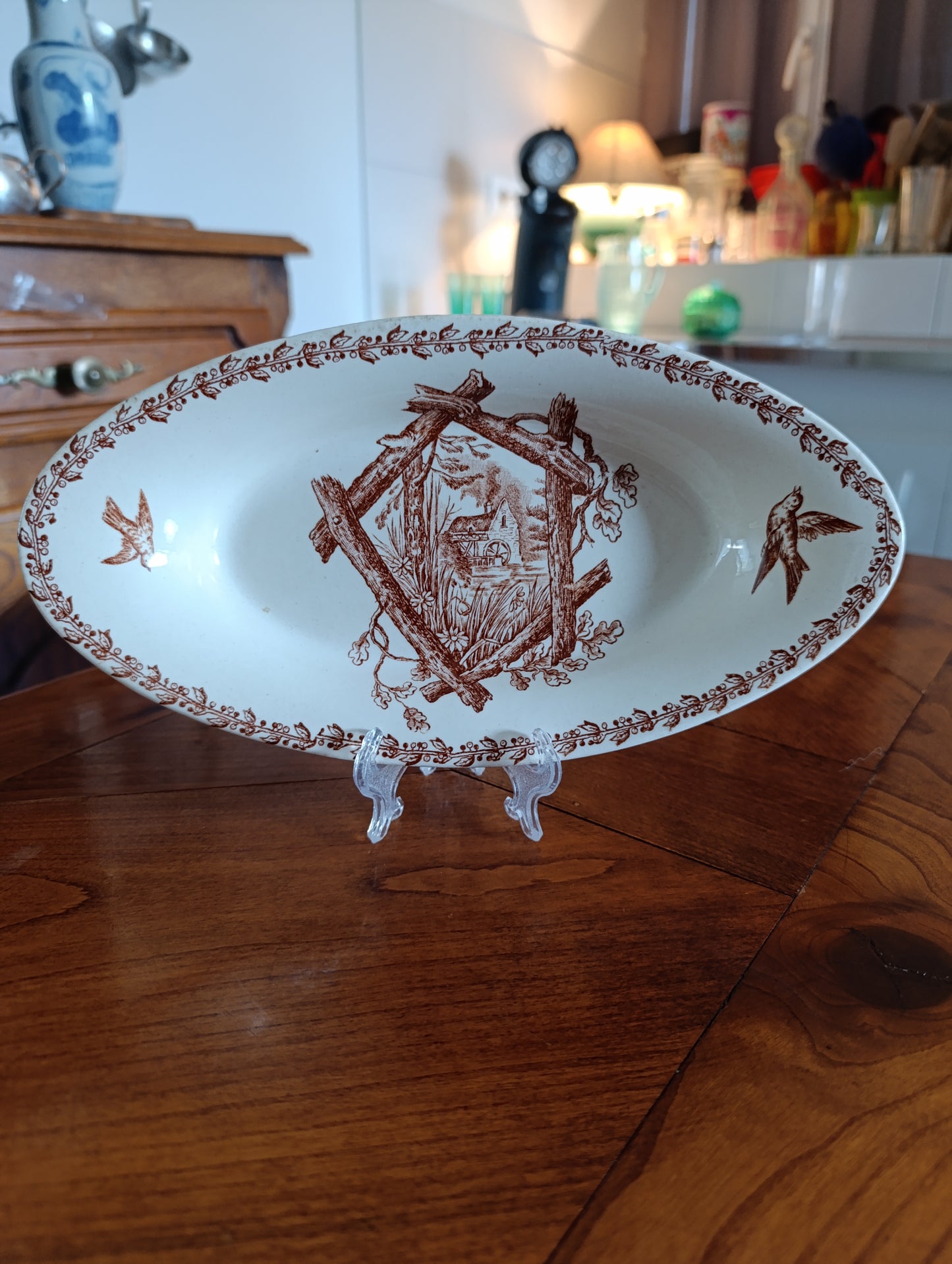 Petit plat ovale ancien Terre de Fer V. Sordoillet Paris décor champêtre brun 25 cm