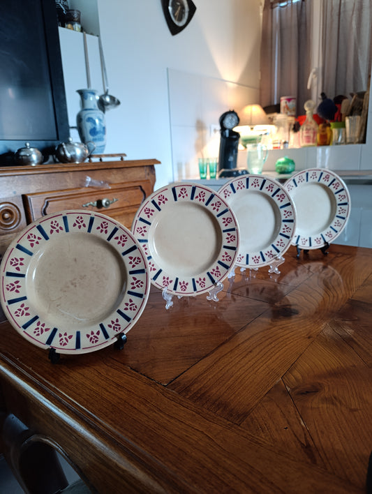 Lot de 4 assiettes anciennes Terre de Fer Gien décor géométrique rouge et bleu