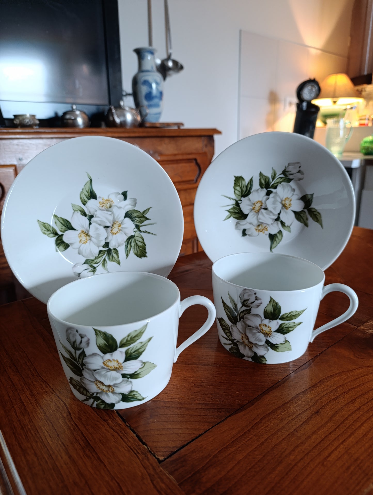 Lot de 2 tasses et soucoupes en porcelaine de Limoges – Porcelaine de Paris