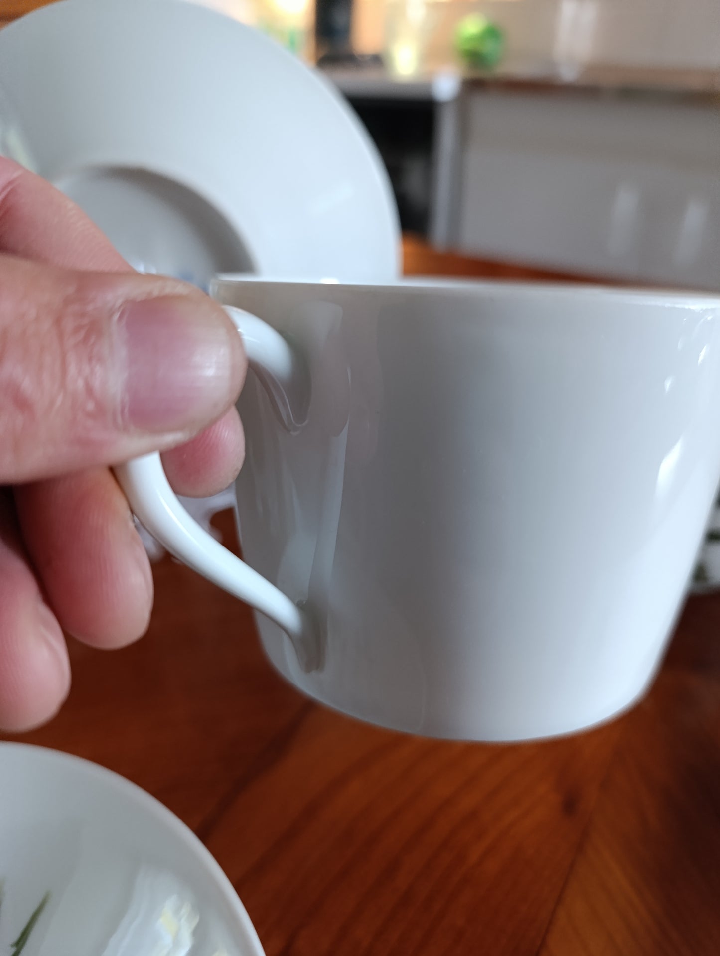 Lot de 2 tasses et soucoupes en porcelaine de Limoges – Porcelaine de Paris