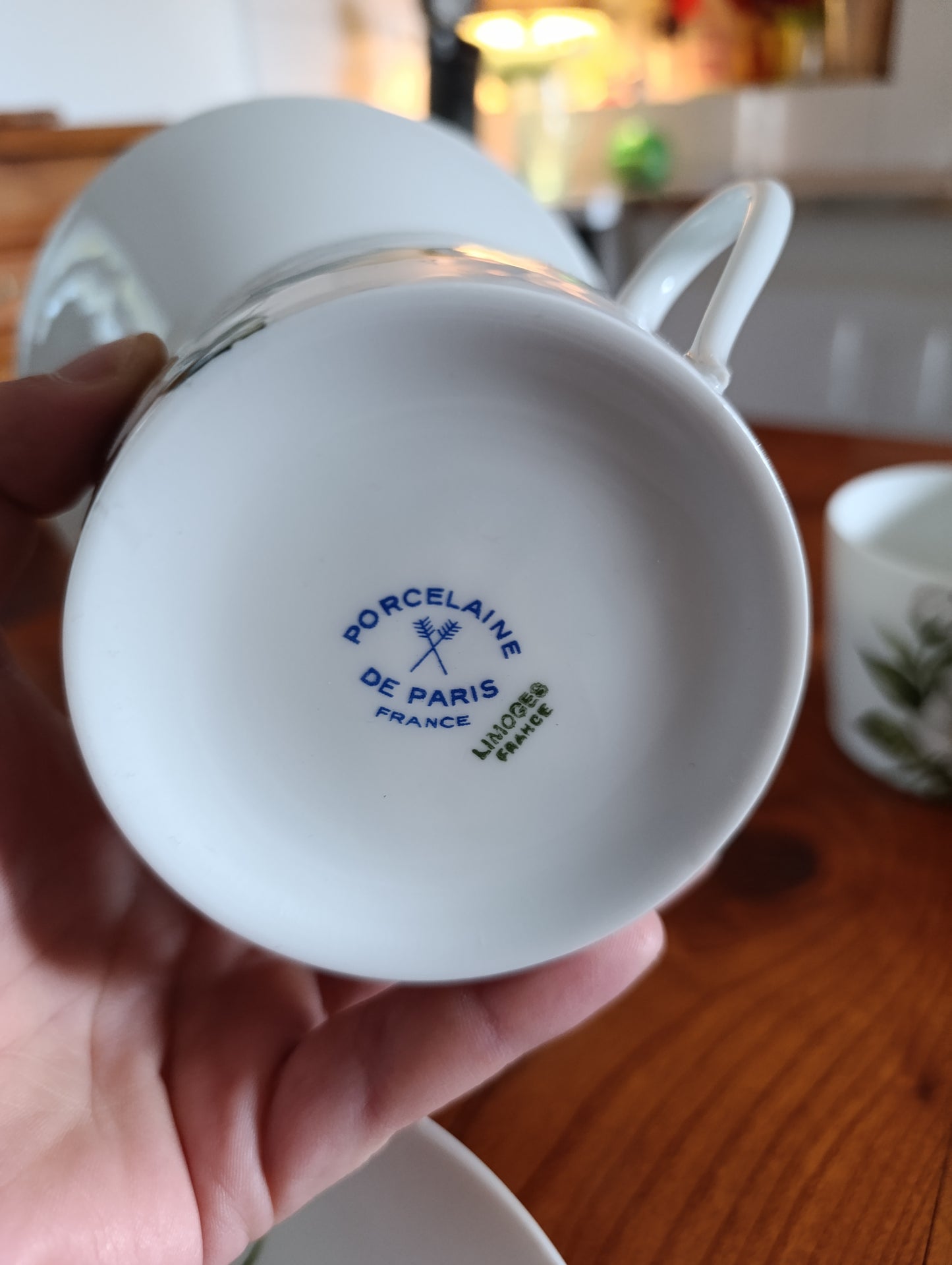 Lot de 2 tasses et soucoupes en porcelaine de Limoges – Porcelaine de Paris